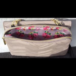 Betsy Johnson Quilted Zig Zag purse w/heart mirror